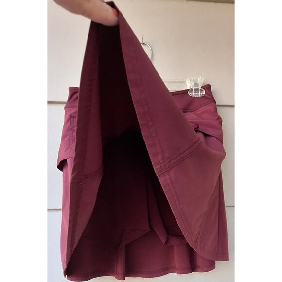 ATHLETA Tennis Mini Skorts Skirt Maroon Burgundy Red Size 2 Athleisure Active - Picture 5 of 7